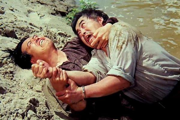 戴手铐的旅客电影