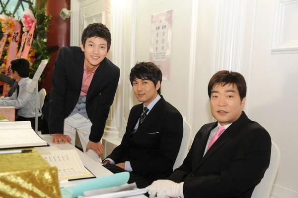 松药店的儿子们国语版